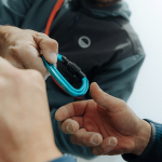 WILDSCREW SCREWGATE CARABINER